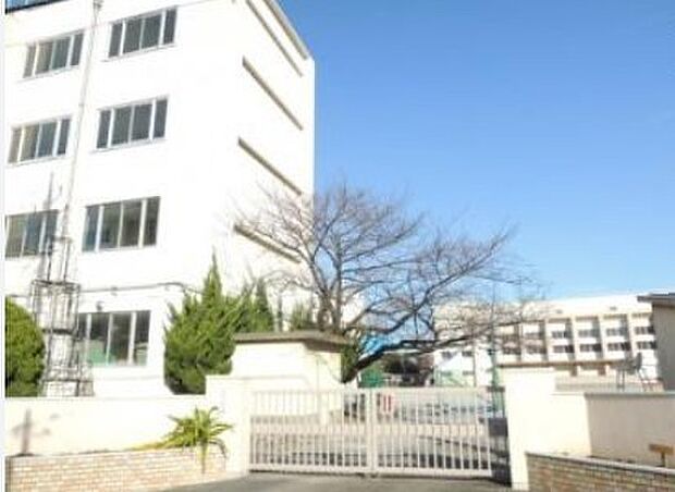 足立区立渕江中学校(190m)