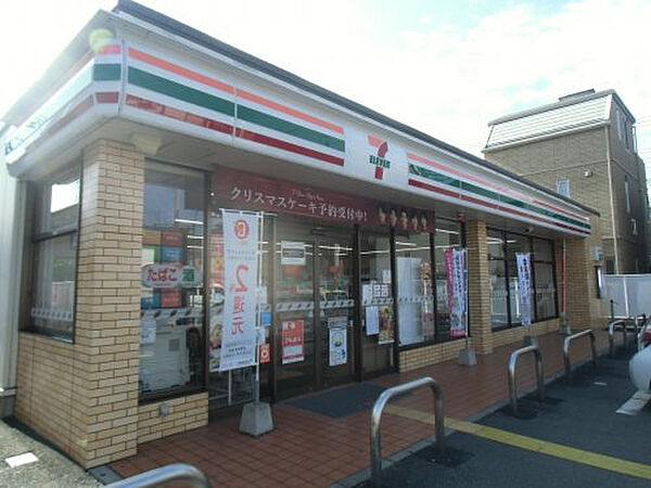 セブンイレブン草加新田店（377m）