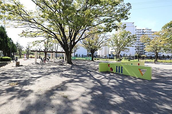 高砂南公園 （650m）