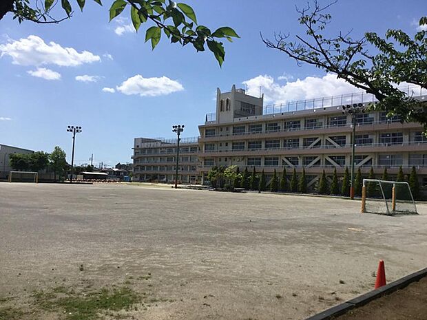 市川市立百合台小学校(458m)
