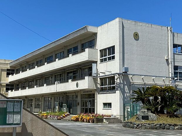 市川市立第三中学校（978m）