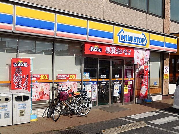 ミニストップ板橋四葉店(524m)
