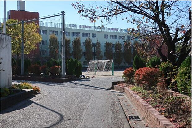 川口市立慈林小学校（1091m）