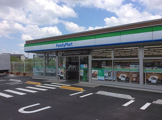 ファミリーマート西大泉四丁目店(580m)