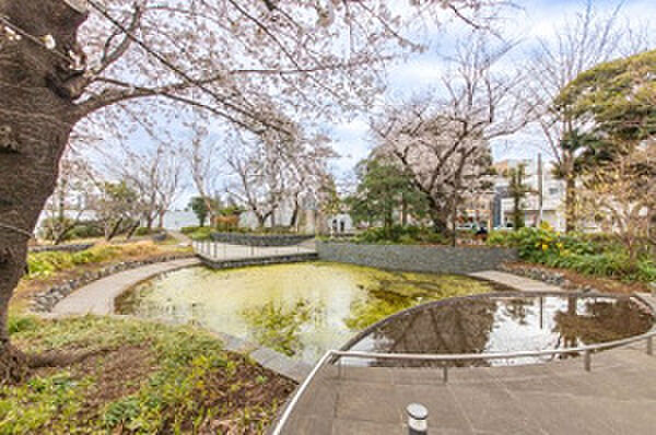 東京都健康長寿医療センター公園（350m）