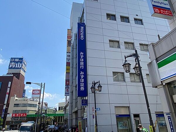 みずほ銀行赤羽支店（577m）