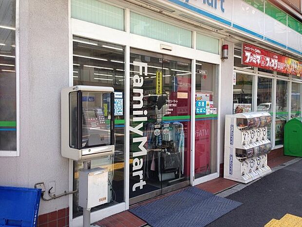 ファミリーマート荒川尾竹橋店（100m）