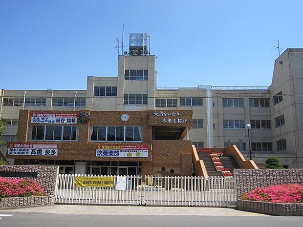 越谷市立東中学校(1200m)