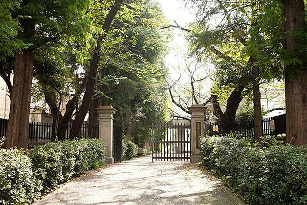 文京区立第三中学校（359m）
