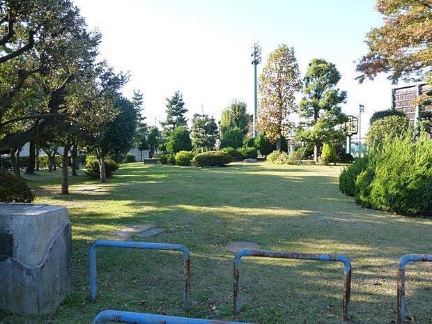 工業団地公園(950m)