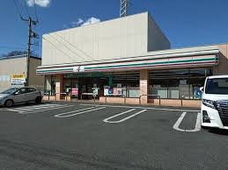 セブンイレブン足立綾瀬4丁目店(158m)