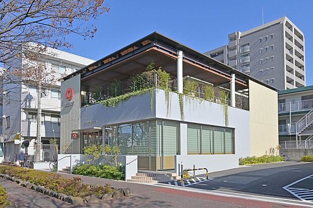 朝日信用金庫なぎさ支店(378m)