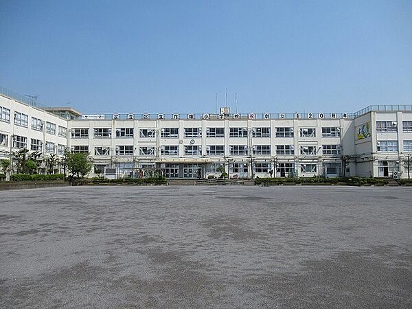 足立区立花畑小学校（625m）