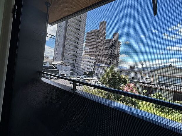 明るいバルコニー