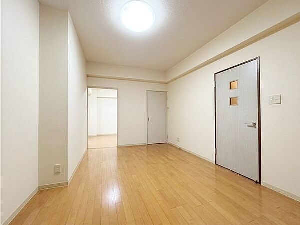 内装新調、2面採光の南向き住戸。※AI加工画像につき現状と異なります