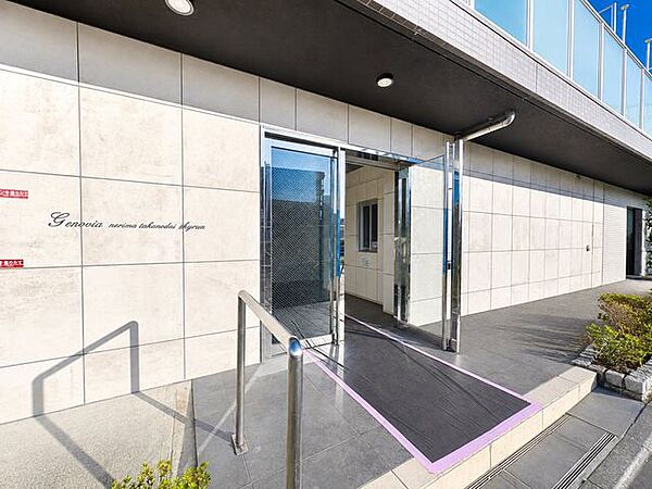 防犯カメラ・有人警備・管理人日勤。※AI加工画像につき現状と異なります