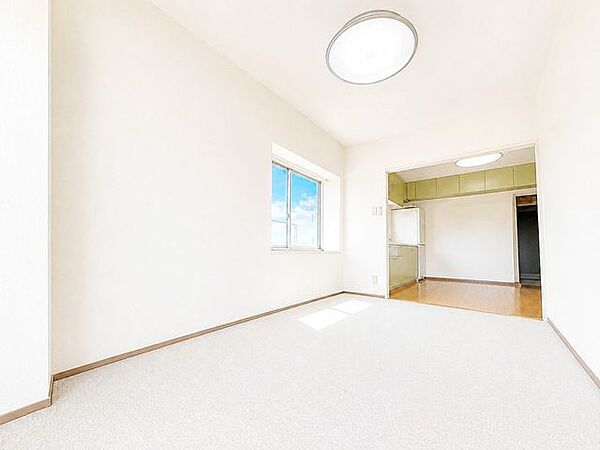 3面採光・陽当り良好。可動間仕切を備えた住空間※AI加工画像につき現状と異なります