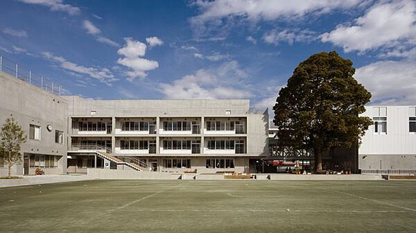 世田谷区立松沢小学校 徒歩8分。 640m