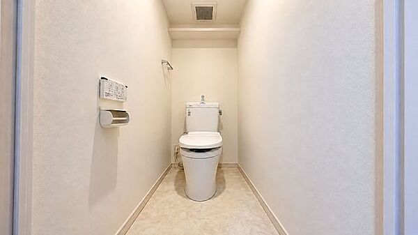 ◆トイレ新調◆温水洗浄便座付き♪※AI加工画像。現況と異なり、傷・破れ・シミ等があります。