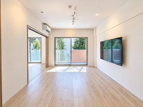 ◆全居室収納◆クロス・フローリング張替済♪※AI加工画像。現況と異なり、傷・破れ・シミ等があります。