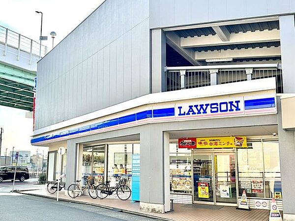 ローソン　堀田駅前店 630m
