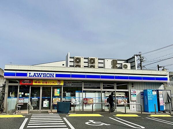 ローソン　昭和高校西店 580m