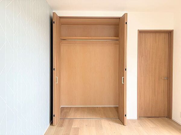 丈の長い洋服も収納できますね