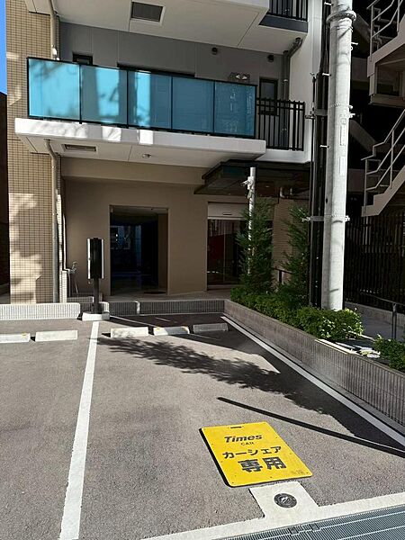 エントランス。タイムズカーあり