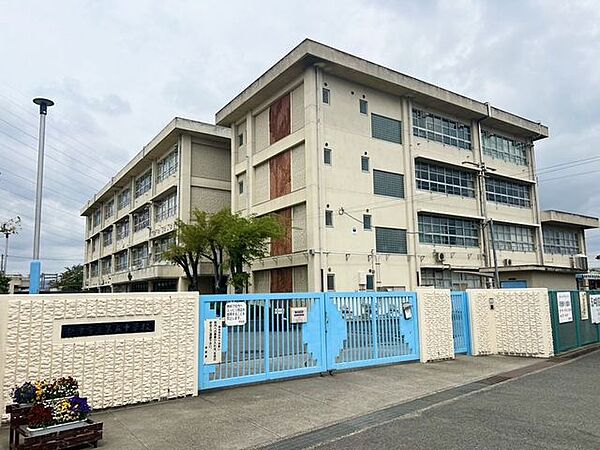 摂津市立　第五中学校 1390m
