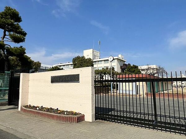 摂津市立第三中学校 760m