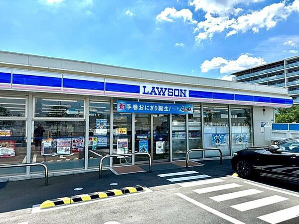 ローソン 吹田岸部中五丁目店 180m