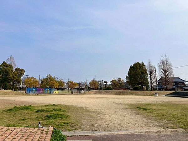 さつき公園 680m