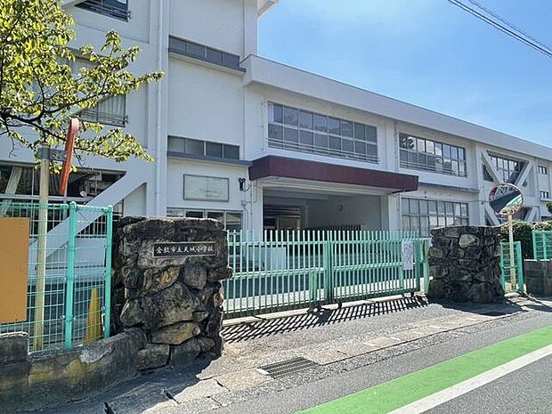 倉敷市立天城小学校 700m