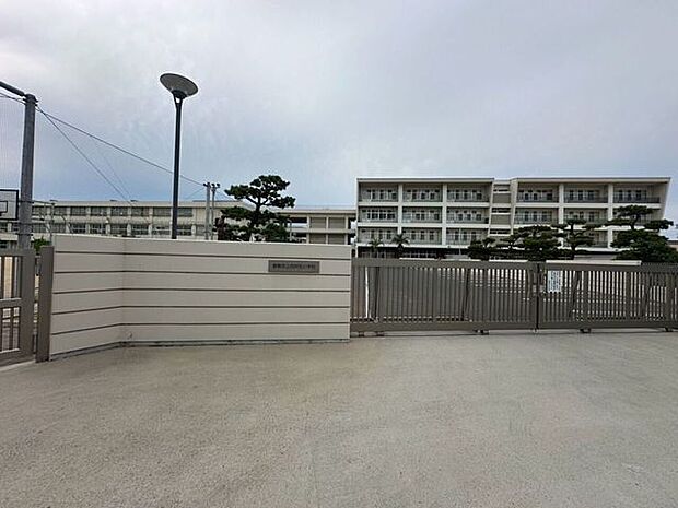 倉敷市立西阿知小学校 470m