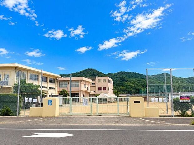 浅口市立金光小学校 700m