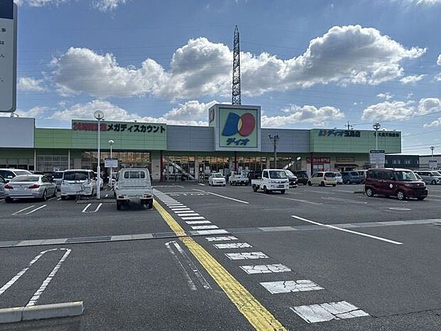 ディオ 玉島店 620m