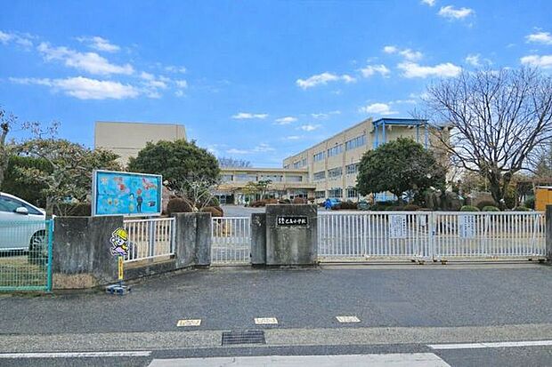 倉敷市立乙島小学校 850m