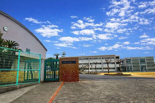 倉敷市立船穂中学校 990m