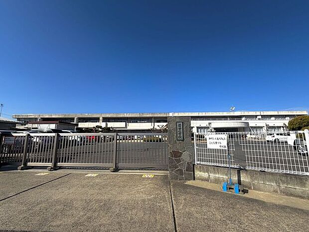 倉敷市立箭田小学校 650m