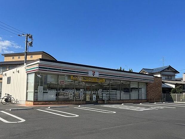 セブンイレブン安江店 810m