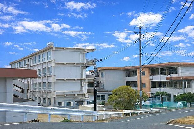 倉敷市立玉島西中学校 1850m