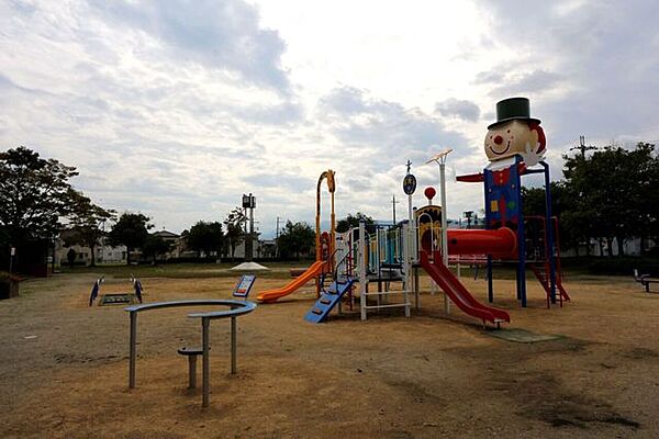 時計台公園 610m