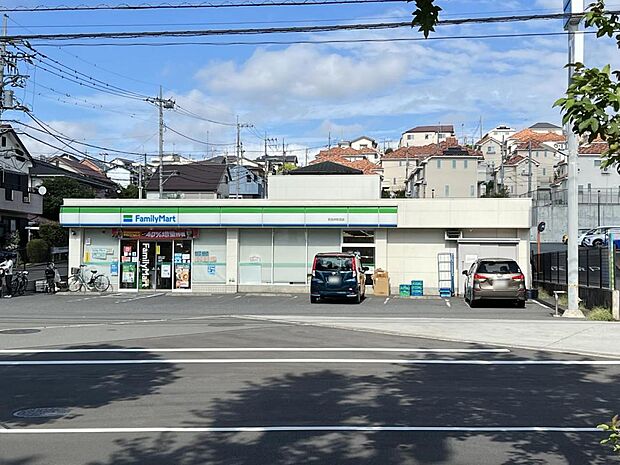 ファミリーマート 町田本町田店まで約720m(徒歩9分)