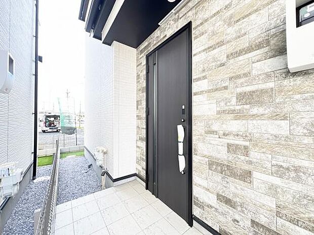 いつも気持ちよくご家族を迎えられる玄関です。