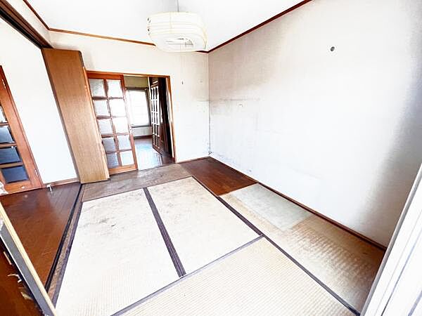 和室スペースです。畳のお部屋は寛げる空間ですね。