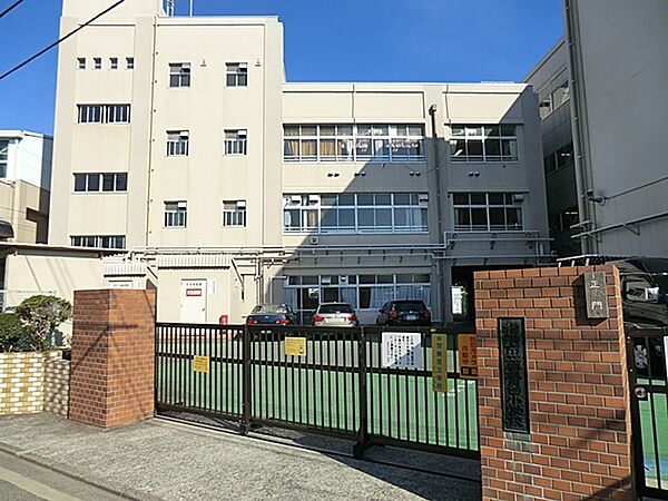 横浜市立青葉台小学校まで約658m（徒歩9分）