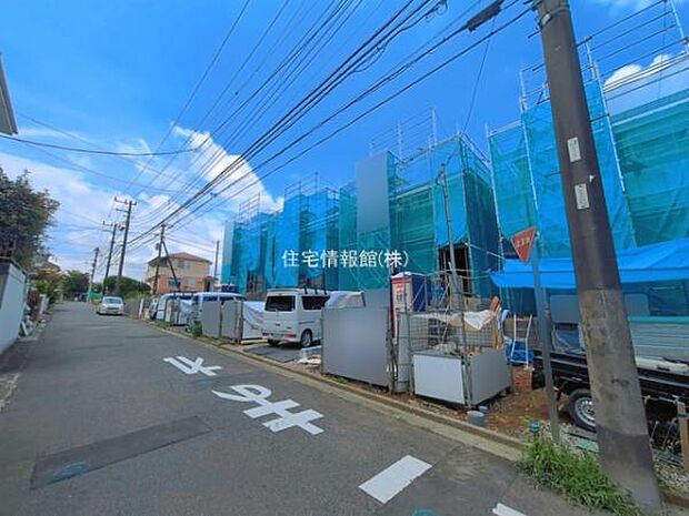 前面道路を含めた現地写真です。