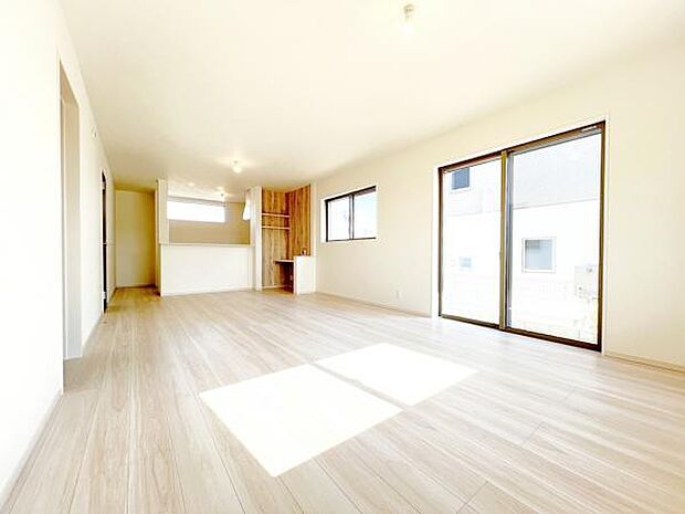 家族団らんの場所としてゆったりと居心地の良いリビングです。