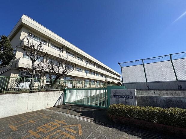 町田市立大蔵小学校まで約1400m(徒歩18分)