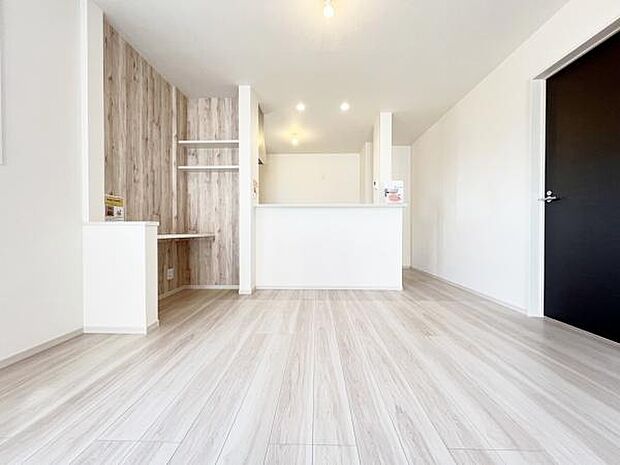 ご家族の温かい時間を演出するダイニングスペースです。